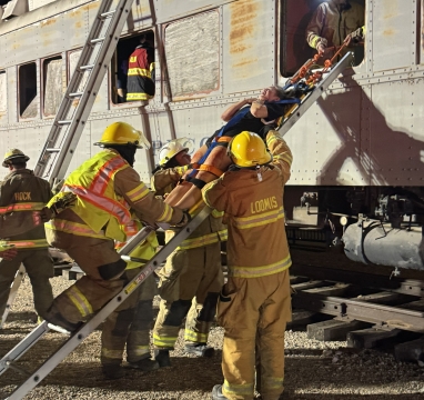 Ladder truck 